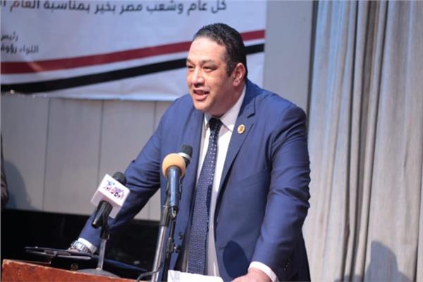 محمد عزمي عضو مجلس الشيوخ