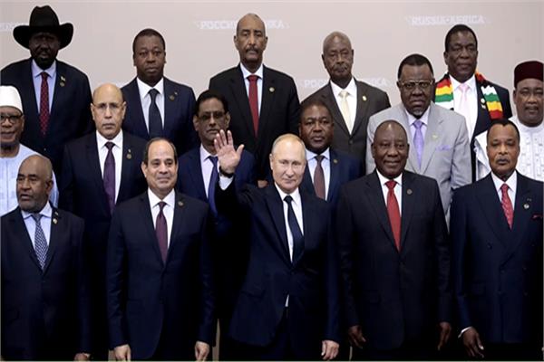 القادة والزعماء المشاركون بالقمة الأفريقية الروسية