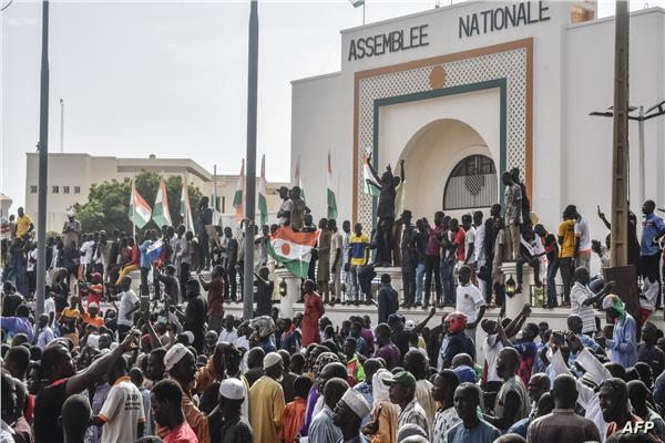 الخارجية الفرنسية: إجلاء 736 شخصًا بينهم 498 فرنسيًا من النيجر