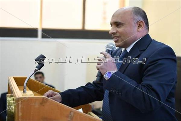 عمرو شحاته وكيل وزارة التعليم بمطروح