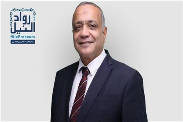  الدكتور أحمد حسني مدير برنامج مراكز تطوير الأعمال بمبادرة رواد النيل