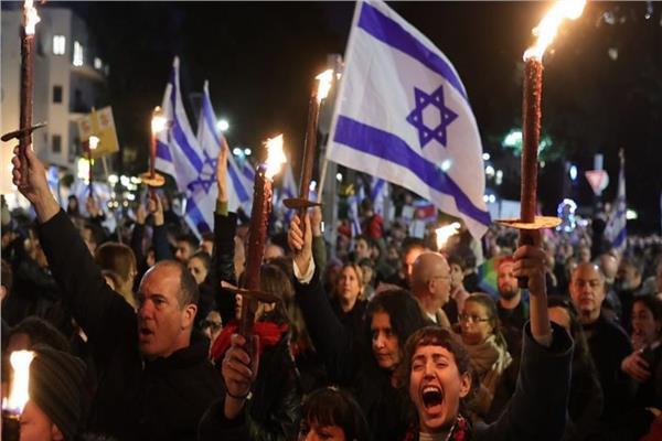 مُتظاهرون ضد الحكومة الإسرائيلية