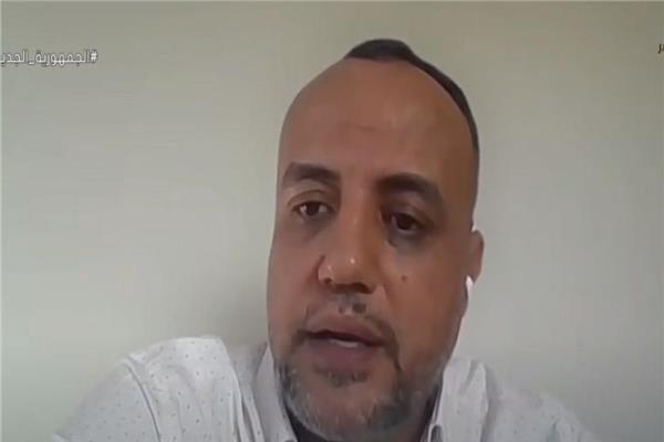 الدكتور هشام سلام مؤسس مركز الحفريات الفقارية بجامعة المنصورة