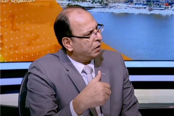 الكاتب الصحفي عادل السنهوري