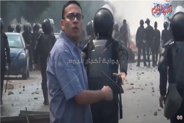  مواجهة قوات الأمن المصرية مع المسلحين داخل اعتصام رابعة 
