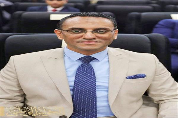 الدكتور أحمد شوقي الخبير المصرفي