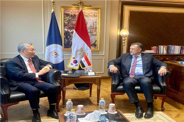 وزير السياحة والآثار يلتقي بسفير كوريا الجنوبية بالقاهرة