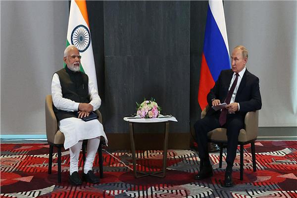 الرئيس الروسي فلاديمير بوتين مع رئيس الوزراء الهندي ناريندرا مودي