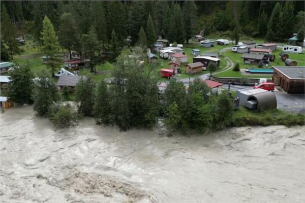 فيضانات وثلوج في سويسرا بعد موجة حر