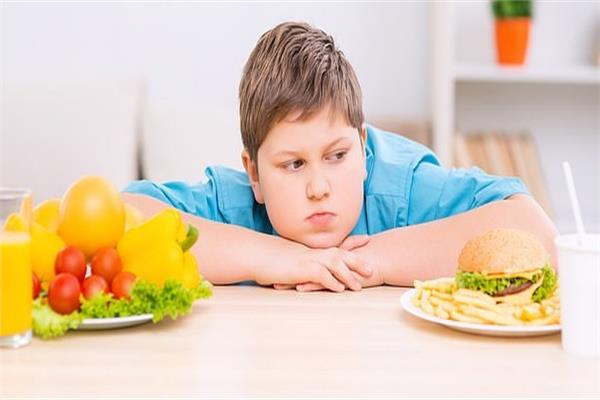 الأطعمة الغير صحية للأطفال