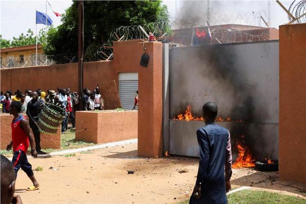 الاعتداء على السفارة الفرنسية بالنيجر - أرشيفية