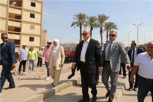 محافظ القاهرة يتفقد اعمال تطوير المنطقة المحيطة بالقلعة 