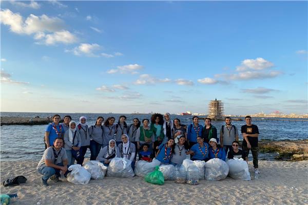حملة مكبرة لتنظيف شواطئ بمحافظة الاسكندرية 