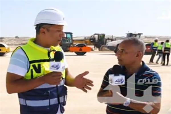 أحمد موسى ومدير مشروع تطوير مطار العريش الدولي