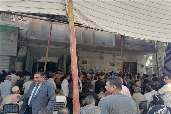 توافد الآلاف من المواطنين على مكاتب الشهر العقاري بمحافظة الوادي الجديد