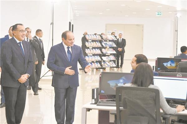 الرئيس عبد الفتاح السيسى يتفقد مقر مجلس الوزراء بالعاصمة الإدارية