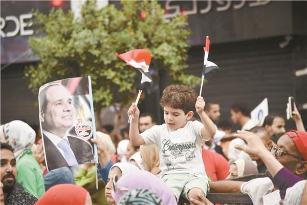 هتافات الشعب المصري تأييداً للرئيس السيسي