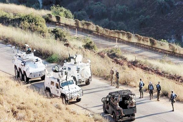 قوات يونيفيل والجيش اللبناني قرب الحدود مع إسرائيل 