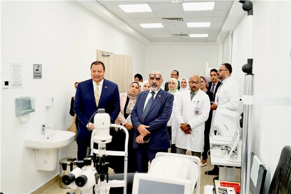  الدكتور أحمد طه  بزيارة تفقدية لمستشفى العاصمة الإدارية الجديدة 