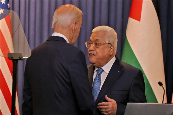 محمود عباس وجو بايدن
