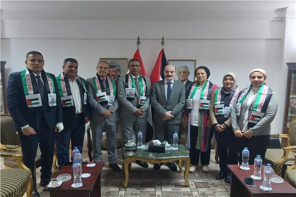 السفير رأفت بدران القنصل العام لدولة فلسطين خلال استقباله حزب الاتحاد