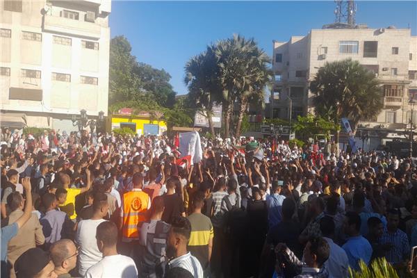 الآلاف من أبناء محافظة قنا لدعم الأشقاء الفلسطينيين