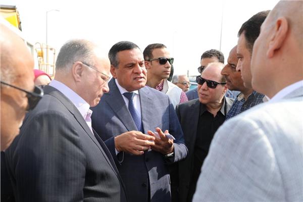 وزير التنمية المحلية ومحافظ القاهرة يتابعان أعمال شركتي النظاقة
