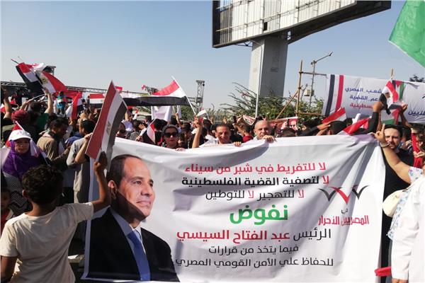المصريين الأحرار يحتشد بشارع النصر لتفويض الرئيس