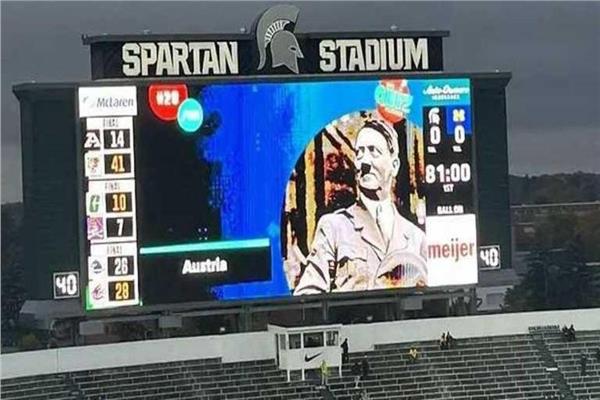 اعتذار رسمي عن صورة هتلر في ملعب أمريكي