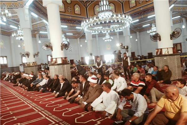 محافظ جنوب سيناء ووزير الأوقاف يفتتحان مسجد الصديق بنويبع 