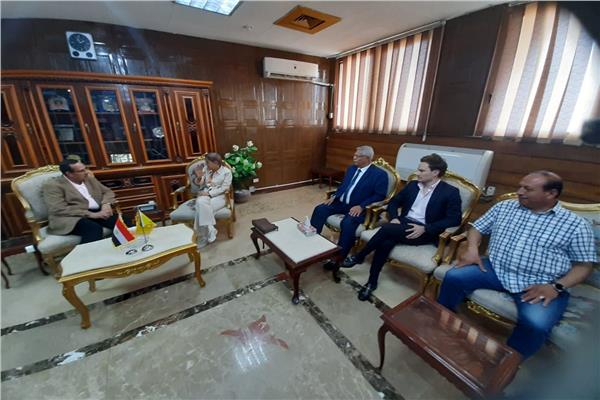 محافظ شمال سيناء يلتقي سفيرة كولومبيا في القاهرة خلال زيارتها العريش  