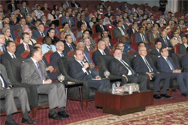 الرئيس السيسى خلال عدد من المداخلات في فعاليات النسخة الثانية من الملتقى السنوى للصناعة