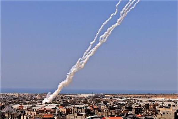 إطلاق رشقات صاروخية من غزة تجاه أبيب ووسط إسرائيل