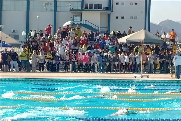 بطولة أفريقيا والعرب للسباحة بالزعانف