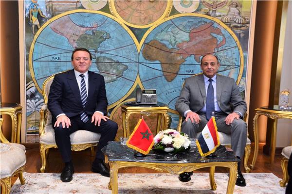 وزير الطيران المدني يلتقي وزير النقل واللوجستيات المغربى 