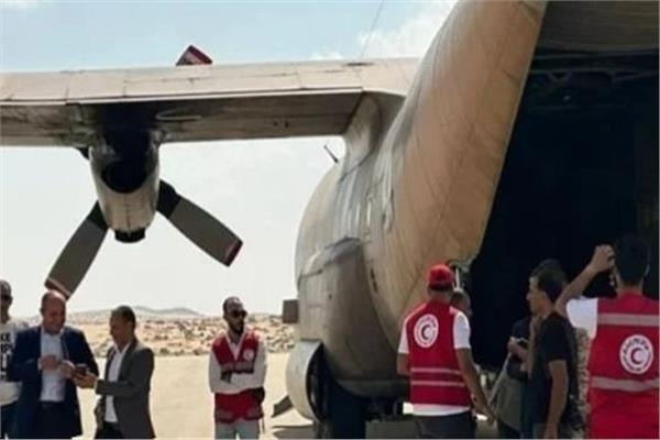 وصول طائرة مساعدات باكستانية وأخرى للاتحاد الأوروبي إلى مطار العريش تمهيدا لدخولهما غزة