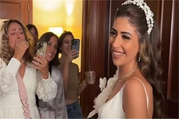 ليلى علوي في زفاف ابنة شقيقها