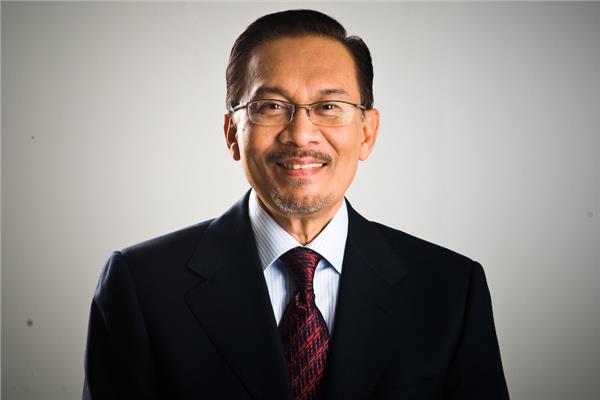 أنور إبراهيم رئيس وزراء ماليزيا