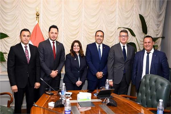 رئيس شباب المصريين بالخارج يلتقي وزيرة الهجرة