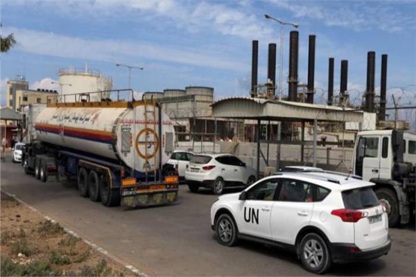  أول شاحنة وقود من معبر رفح إلى قطاع غزة