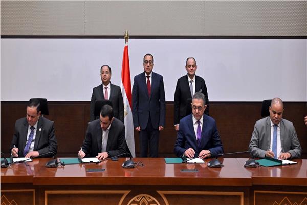 توقيع اتفاق بين الحكومة المصرية وشركة "جلوبال أوتو"