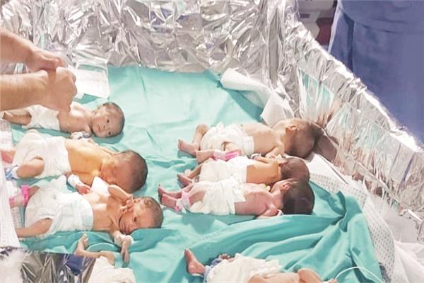 الأطفال الخدج معرضون للموت في مستشفى الشفاء بسبب نقـص الإمكانيات والقصف الإسرائيلي