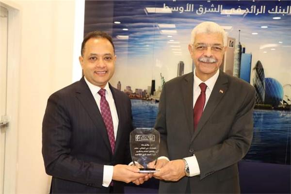 رئيس جامعة المنوفية في لقاء مع الرئيس التنفيذي والعضو المنتدب لبنك الإمارات دبي الوطني