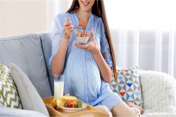أطعمة ينصح بتناولها في الشهور الأخيرة في الحمل