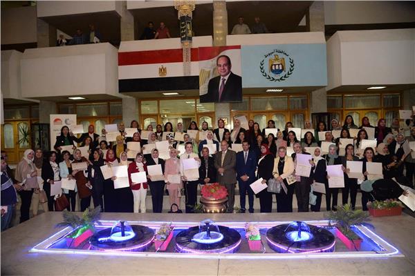 محافظ أسيوط يشهد ختام برنامج "المرأة تقود في المحافظات المصرية"  