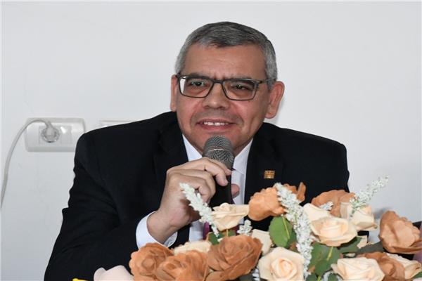 د. ناصر مندور رئيس جامعة قناة السويس