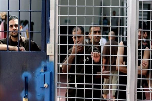 وقف الحرب والإفراج عن كل السجناء الأمنيين الفلسطينيين