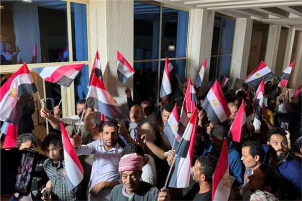   زحام شديد داخل السفارة المصرية في قطر للمشاركة في الانتخابات الرئاسية 
