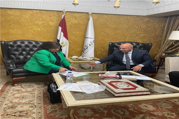وزير النقل يوافق على تجديد أسطول عربات شرق الدلتا 