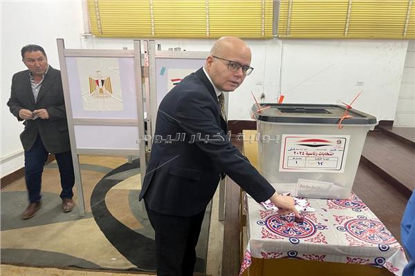 الكاتب الصحفي جمال الكشكي يدلي بصوته في الانتخابات الرئاسية 2024